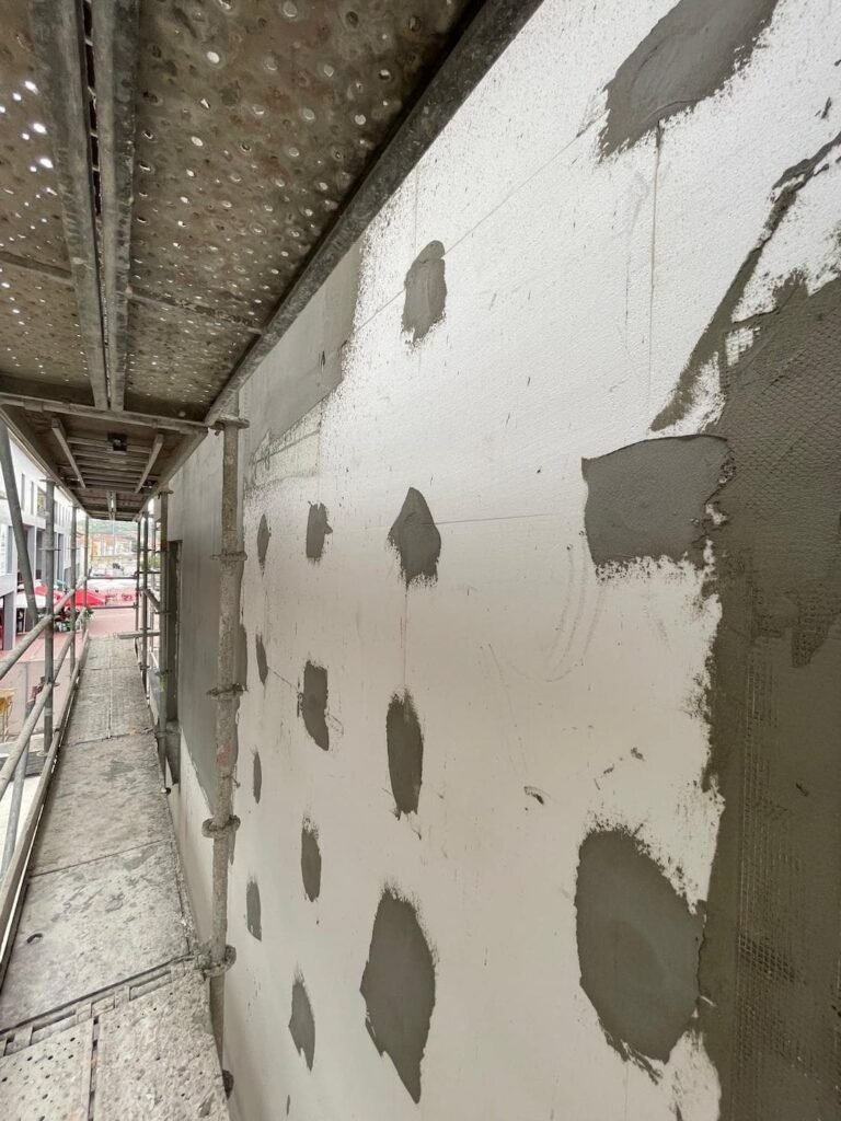 empresa especializada de aplicação de capoto weber em prédio Torres Vedras